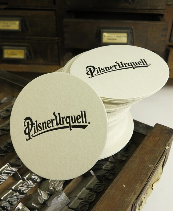 Bild på Pilsner Urquell glas underlägg